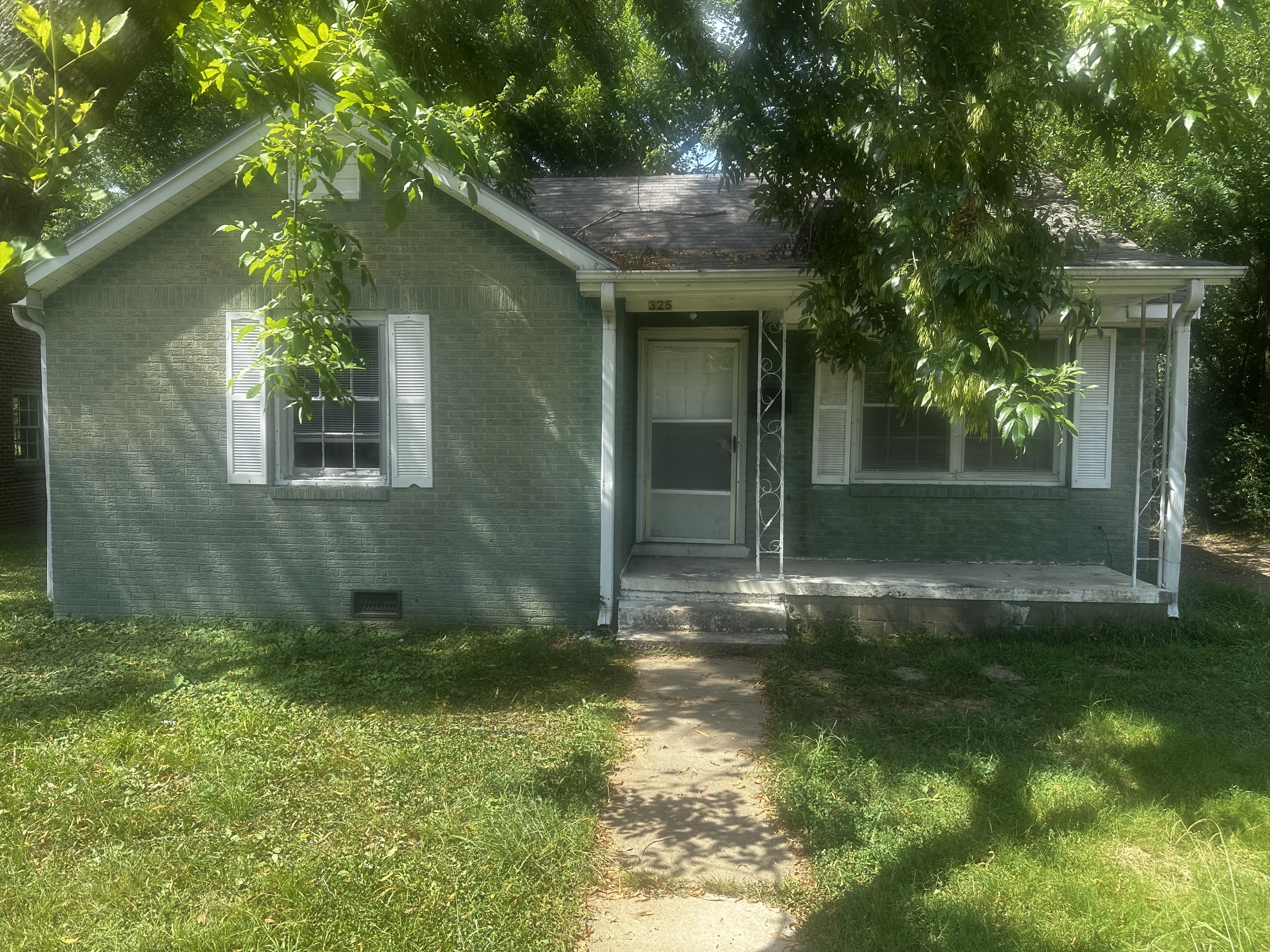 325 West Cooper Street